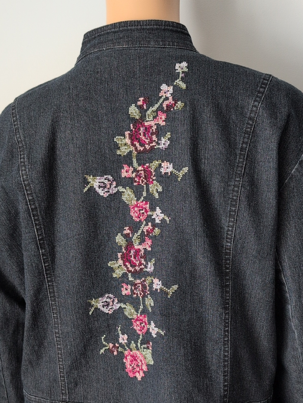 Cottagecore Embroidered Denim Jacket XL Dark Wash Floral Cross Stitch - Picture 9 of 13